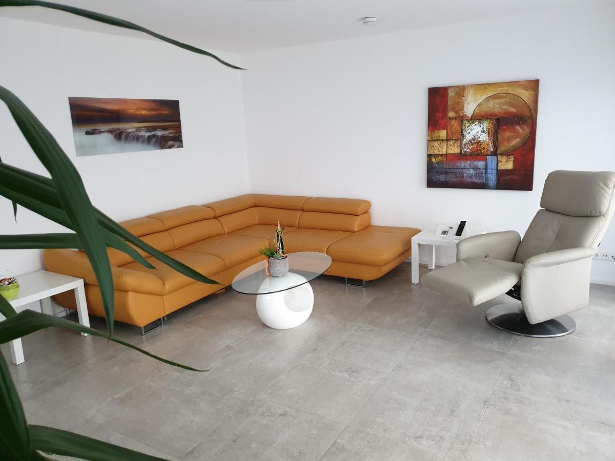 Ferienwohnung Happynes Бад Нойщат ан дер Зале Екстериор снимка